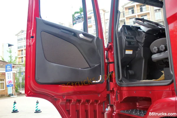 Sichuan Hyundai Chuanghu XCIENT P440 Heavy Truck Lightweight Version 440 hp 6X4(10 wheels) Tractor Truck Cab (1) | 86Trucks