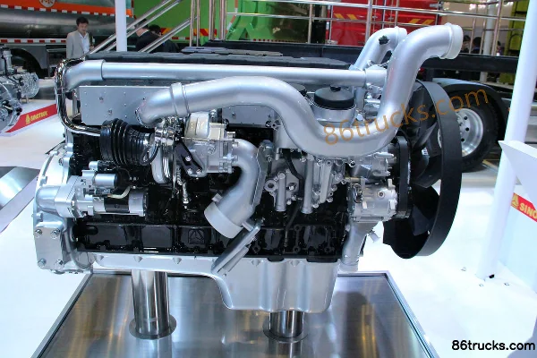 Sinotruk MC11.44-50 440hp 11L China V Diesel Engine Exterior