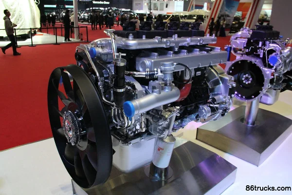 Sinotruk MT07.22-50 220 hp 7L China V Natural Gas Engine Exterior (3) | 86Trucks