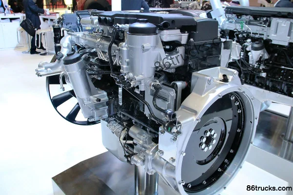 Sinotruk MC07.35-50 350 hp 7L China V Diesel Engine Exterior (3) | 86Trucks