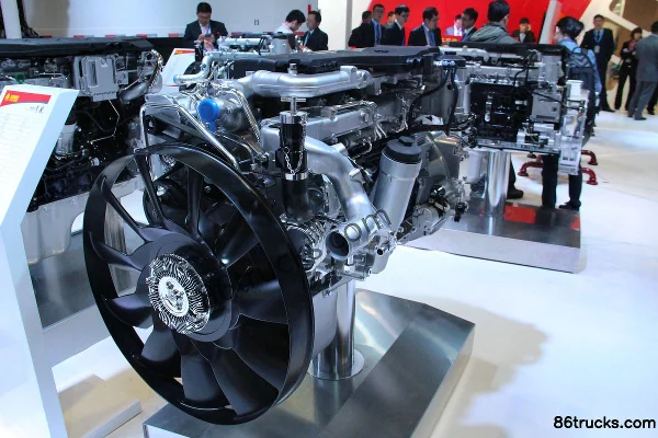 Sinotruk MC07.35-50 350 hp 7L China V Diesel Engine Exterior