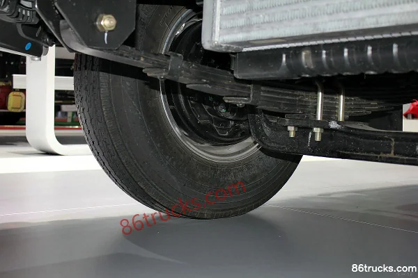 Foton Aumark série 1 150 ch 4X2(6 roues) camion fourgon simple cabine 4,165 m Châssis (2) | 86Trucks