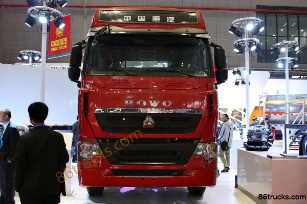 Sinotruk HOWO T7H Heavy Truck 440 hp 6X4(10 wheels) Tractor Truck (MCY11 Rear Axle) Exterior (2) | 86Trucks