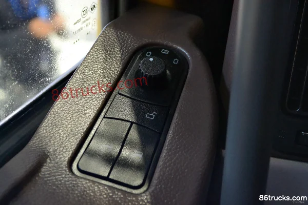 Dongfeng Liuqi Chenglong H7 Heavy Truck Flagship Edition 400hp 6X4(10 wheels) Tractor Truck Cab (3) | 86Trucks