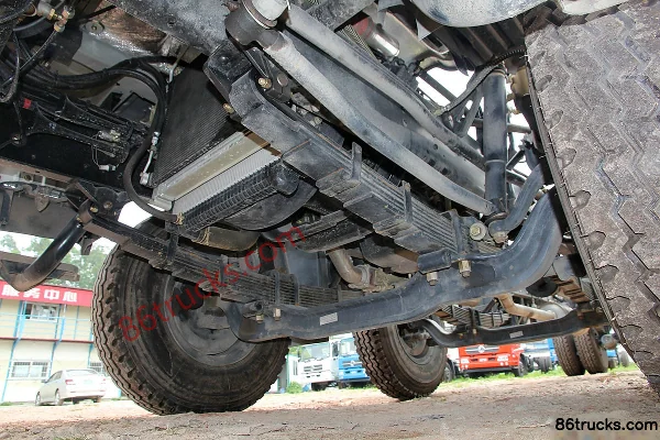 Dongfeng Teshang heavy truck 210hp 6X2(8 wheels) 8.6m van cargo truck (EQ5256XXYF) Chassis (3) | 86Trucks