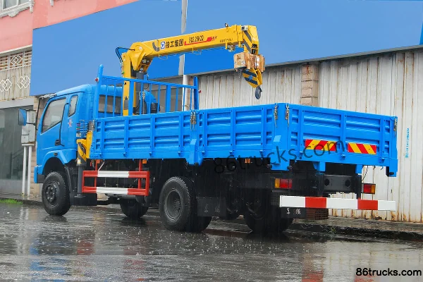 Sanhuan Shitong Fuxingka 140 hp 4X2(6 wheels) Truck-Mounted Crane Exterior (3) | 86Trucks