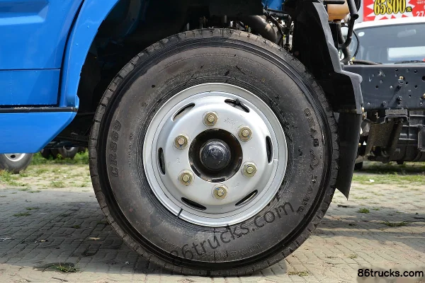 Yuejin Shuaihu H500 113 ch 4X2(6 roues) camion porteur fourgon 5,1 m cabine simple Châssis (3) | 86Trucks