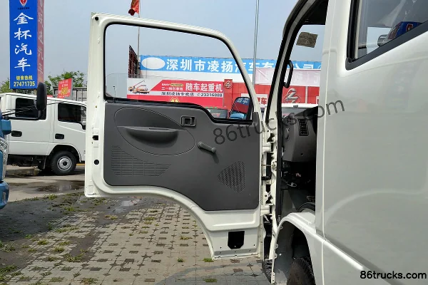 Yuejin Small Fuxing S50 1.8L 68 hp 4X2(6 wheels) Diesel 2.1m Double Row Mini Truck Cab (1) | 86Trucks