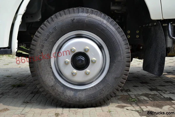 Yuejin Small Fuxing S50 1.8L 68 hp 4X2(6 wheels) Diesel 2.1m Double Row Mini Truck Chassis (3) | 86Trucks
