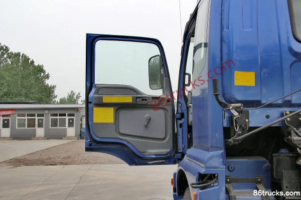 Foton Auman ETX 3 Series Medium Truck Plain Heavy-Duty Type 160 hp 4X2(6 wheels) 6.5m Wing Van Cargo Truck Cab (1) | 86Trucks