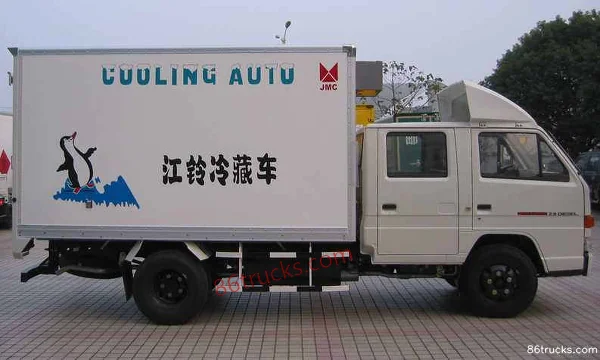 JMC Classic Shunda 110 hp 4X2(6 wheels) 3.22m Double Row Refrigerated Truck Exterior (3) | 86Trucks