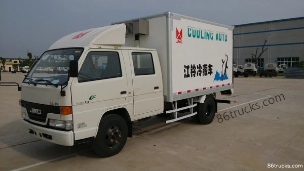 JMC Classic Shunda 110 hp 4X2(6 wheels) 3.22m Double Row Refrigerated Truck Exterior