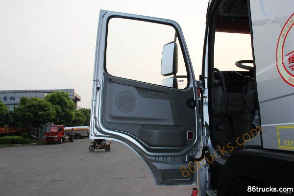 Dayun N8E heavy truck 290 hp 4X2(6 wheels) tractor truck Cab (3) | 86Trucks