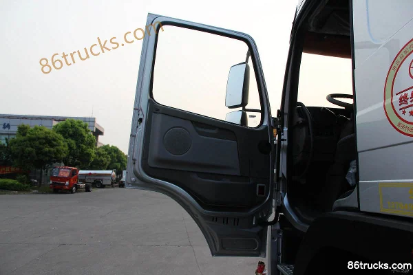 Dayun N8E heavy truck 290 hp 4X2(6 wheels) tractor truck Cab (2) | 86Trucks