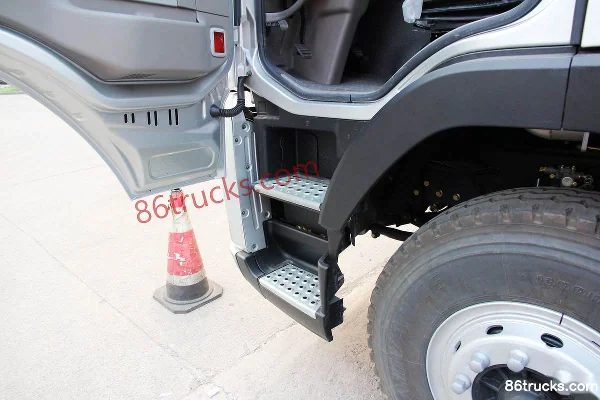 Dayun N8E heavy truck 290 hp 4X2(6 wheels) tractor truck Cab (1) | 86Trucks