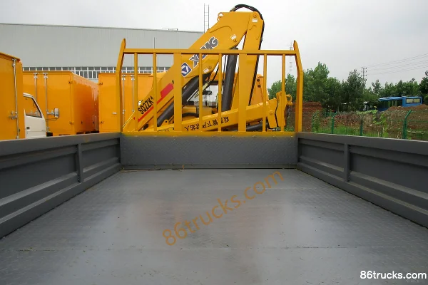 JMC Classic Shunda 109 hp 4X2(6 wheels) single-long truck-mounted crane (XCMG brand) Body (2) | 86Trucks