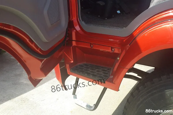 Sinotruk Haoman H3 160 hp 4X2(6 wheels) 4.2m dump truck Cab (2) | 86Trucks