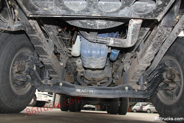 Hualing camion lourd 300 ch 6X4(10 roues) camion benne 5,6 m Châssis (1) | 86Trucks