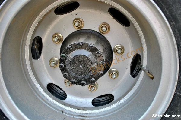 Foton Aumark S5 Camion porteur standard 170 ch 4X2(6 roues) 6,2 m fourgon cabine avancée Châssis (3) | 86Trucks