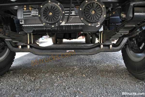 Foton Aumark 5 Series Medium Truck 170 hp 4X2(6 wheels) 6.2m Van Cargo Truck Chassis (1) | 86Trucks