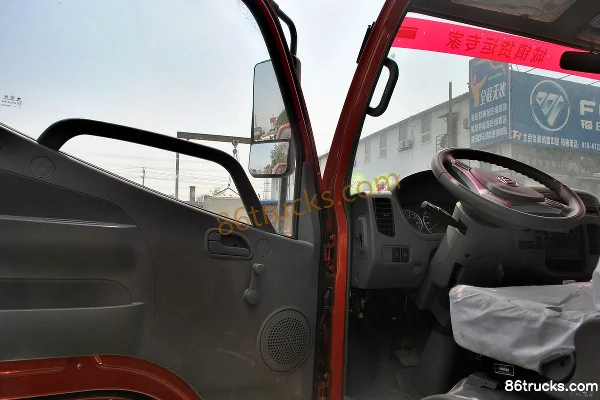 Foton Aumark 3 156 hp 4X2(6 wheels) Grain Van Light Truck Cab (1) | 86Trucks