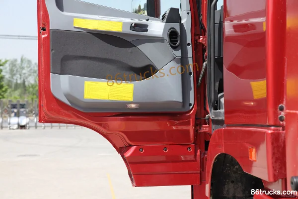 Foton AumanGTL 6 Series Heavy Truck 400 hp 8X4(12 wheels) 9.53m Livestock Carrier Cab (3) | 86Trucks
