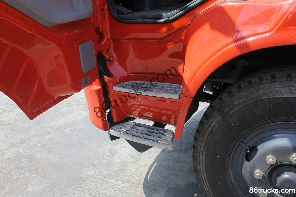 Dongfeng Commercial Vehicle Tianjin 180 hp 4X2(6 wheels) 6.3-ton Truck-Mounted Crane (Shimei Machine) Cab (2) | 86Trucks