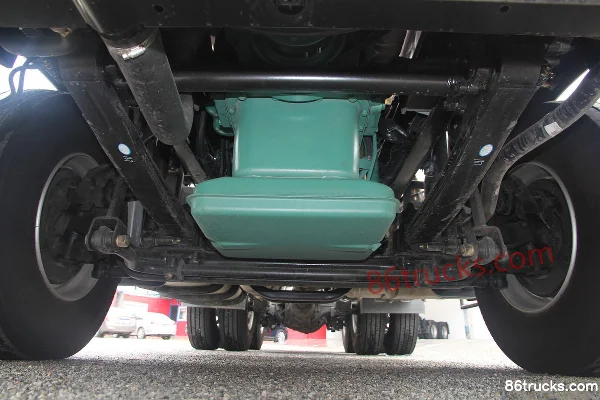 FAW Jiefang Qingdao JH6 camion lourd 420 ch 6X4(10 roues) tracteur routier Châssis (1) | 86Trucks