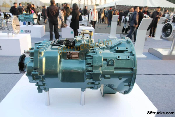 Sinotruk HW25712X 12-speed manual transmission Exterior (3) | 86Trucks