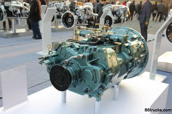 Sinotruk HW25712X 12-speed manual transmission Exterior