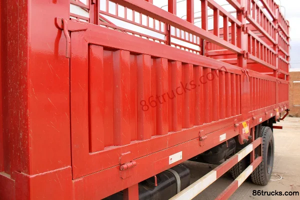 SHACMAN Commercial Vehicle Xuande X6 Medium Truck Lightweight Version 220 hp 4X2(6 wheels) 6.75m Stake Truck (MAN Rear Axle) Body (3) | 86Tr