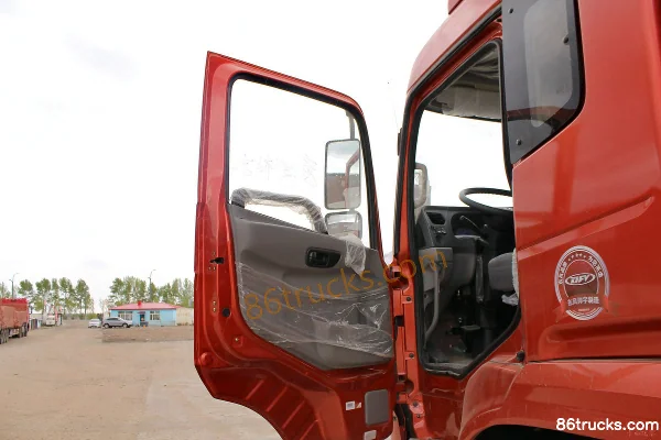 Dongfeng Yuhu Medium Truck 180hp 4X2(6 wheels) 6.8m stake truck (axle ratio: 6.5) (DFS5168CCYL1) Cab (1) | 86Trucks