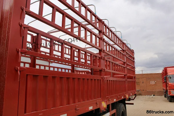 Dongfeng Yuhu Medium Truck 180hp 4X2(6 wheels) 6.8m stake truck (axle ratio: 6.5) (DFS5168CCYL1) Body (3) | 86Trucks