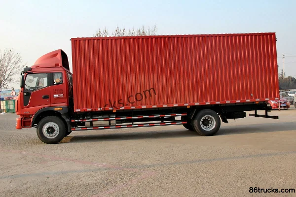 Foton Ruiwo Medium Truck 168 hp 4X2(6 wheels) 6.7m Van Cargo Truck Exterior (3) | 86Trucks