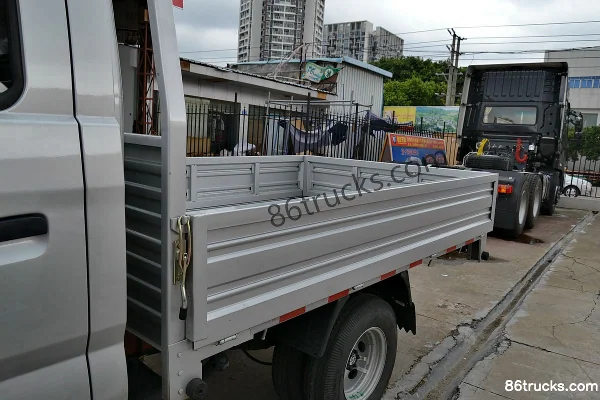 Sinotruk Wangpai W1 1,8 L 62 ch 4X2(6 roues) diesel 2,5 m plateau à ridelles double cabine micro camion Carrosserie (1) | 86Trucks