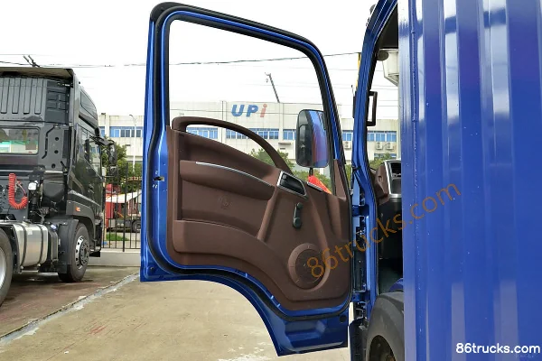 Sinotruk Wangpai 7 Series 129 hp 4X2(6 wheels) 4.1m Single Row Van Light Truck Cab (1) | 86Trucks