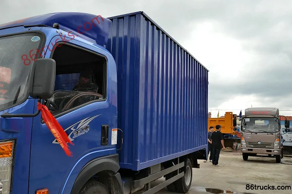 Sinotruk Wangpai 7 Series 129 hp 4X2(6 wheels) 4.1m Single Row Van Light Truck Body (1) | 86Trucks