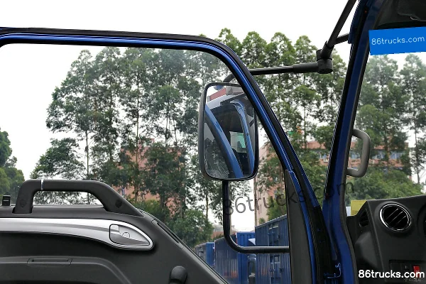 JAC Junling E7 154 hp 4X2(6 wheels) 6.8m single-row cargo truck chassis Cab (2) | 86Trucks