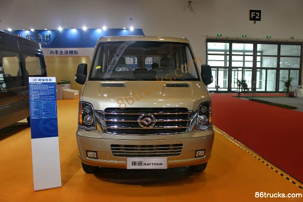 Huanghai Auto Ruitu Express Edition 148hp 2016 2.8T Panel Van Exterior (2) | 86Trucks
