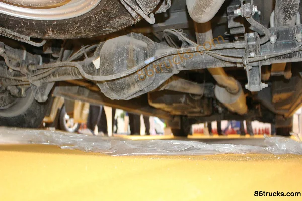 Huanghai Auto Ruitou 148 ch camion fourgon fermé Châssis (1) | 86Trucks