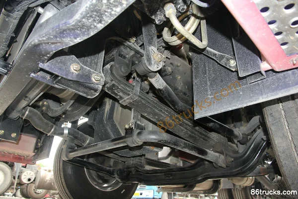 Foton AumanGTL Base 380hp 4X2(6 wheels) Tractor Truck (China VI) Chassis (2) | 86Trucks