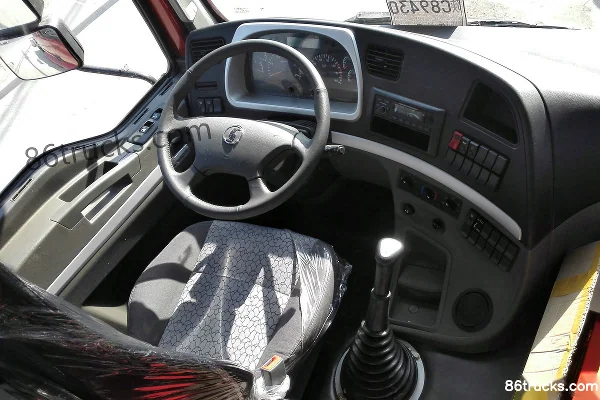 SHACMAN Commercial Vehicle Xuande X3 Heavy Truck 290 hp 8X4(12 wheels) 9.5m Van Cargo Truck Cab (2) | 86Trucks