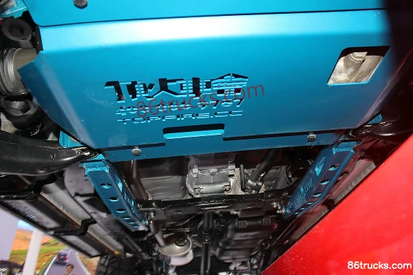 Jiangxi Isuzu D-MAX Super Deluxe 2.5L diesel 4WD double cab pickup Body (1) | 86Trucks