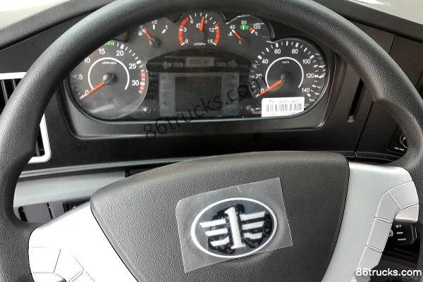 FAW Jiefang Qingdao Tu V Heavy Truck 350 hp 8X4(12 wheels) 9.5 m Van Cargo Truck Cab (2) | 86Trucks