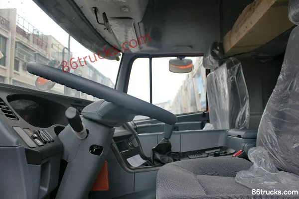 Hualing Zhi Xing tracteur routier 336 ch 6X2(8 roues) Cabine (1) | 86Trucks
