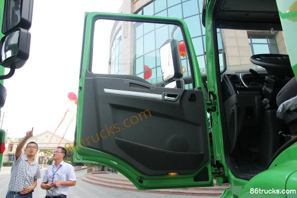 SHACMAN Delong New M3000 336 hp 8X4(12 wheels) 6.5m New Environmental Dump Truck Cab (1) | 86Trucks