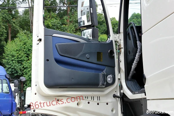 Sinotruk HOWO T7H camion lourd 480 ch tracteur routier 6X2R Cabine (3) | 86Trucks