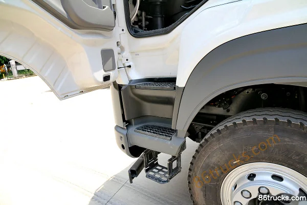 Dongwo UD Kuteng 380 hp 6X4(10 wheels) 5.4m Dump Truck Cab (2) | 86Trucks