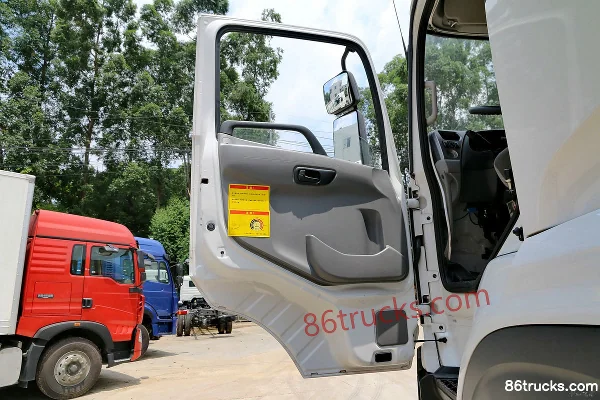 Dongwo UD Kuteng 380 hp 6X4(10 wheels) 5.4m Dump Truck Cab (1) | 86Trucks