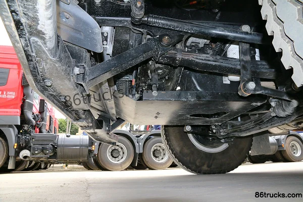 Dongwo UD Kuteng 380 hp 6X4(10 wheels) 5.4m Dump Truck Chassis (3) | 86Trucks